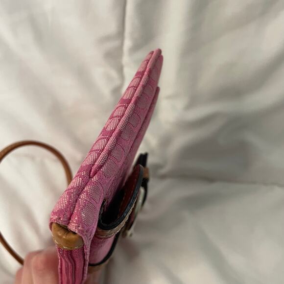 Coach Classic Mini Signature C Pink Wristlet Wallet Buckle Pocket CLEAN - Picture 13 of 15